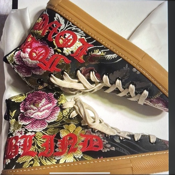 Gucci “love is blind” Men’s high top. NIOB - Picture 4 of 7